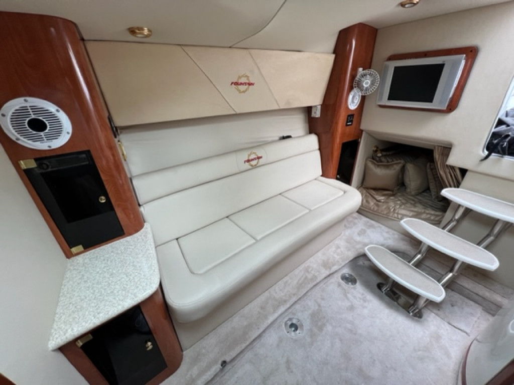 Fountain 38 Express Cruiser Sunrise Beach, MO 65079