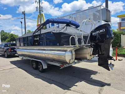 2023 Bentley Elite 253 Swingback