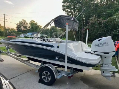 2023 Hurricane SunDeck Sport SS 185 OB