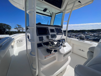2010 Boston Whaler 320 Outrage