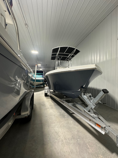 2025 Parker 18 SE Center Console