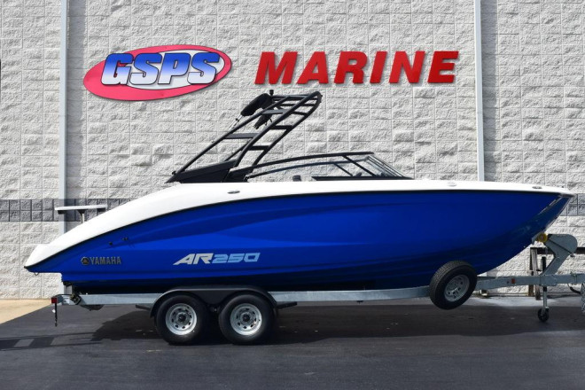 2025 Yamaha AR