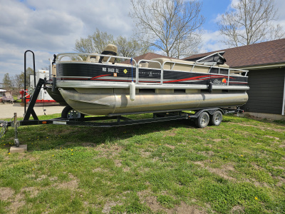 2013 Sun Tracker Fishin Barge 24 DLX Signature Series