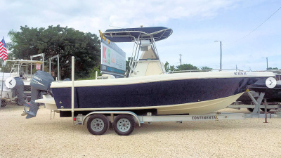 2004 Caravelle 23 Center Console