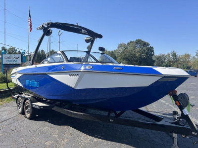 2024 Malibu 23 LSV