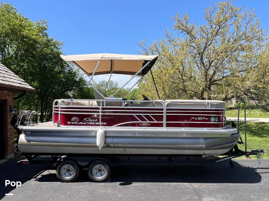 2023 Sun Tracker Party Barge 20 DLX - For Sale at Mundelein, IL 60060 - ID 576366
