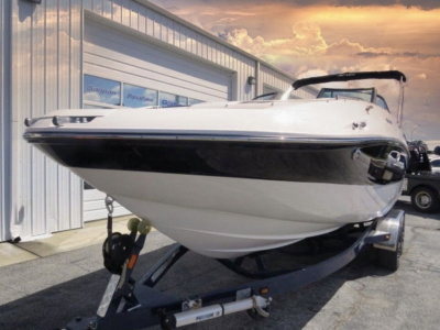 2023 Hurricane SunDeck 2400 OB