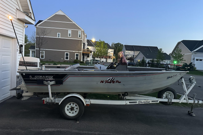 1990 Lowe Fish N Pro