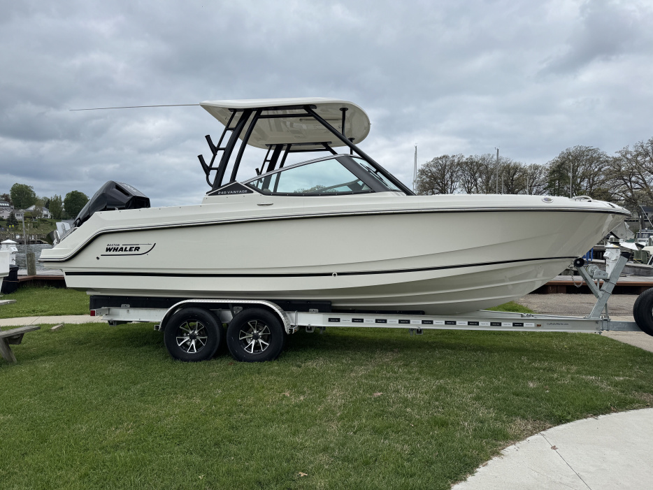 2025 Boston Whaler 240 VANTAGE - For Sale at Coopersville, MI 49404 - ID 577696