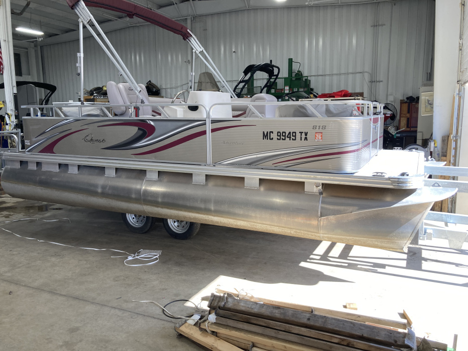 2017 Apex Angler Qwest 818 FISH - For Sale at Brighton, MI 48114 - ID 579300