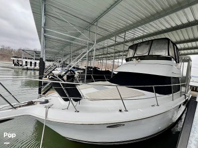 2001 Carver 356 Aft Cabin