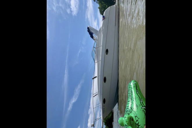 1991 Chris Craft 272 Crowne