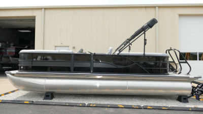 2025 Bentley Legacy 223 Navigator