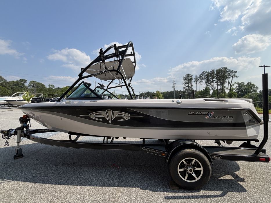 2003 Nautique Super Air 210 w/PCM Excalibur 330HP Engine and Boatmate Trailer Included - For Sale at Acworth, GA 30102 - ID 580323