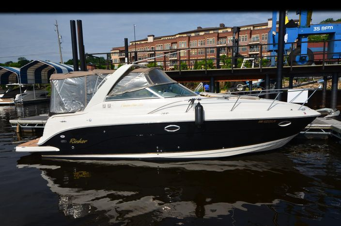 2005 Rinker Rinker Fiesta Vee 300 EC - For Sale at Stillwater, MN 55082 - ID 578951