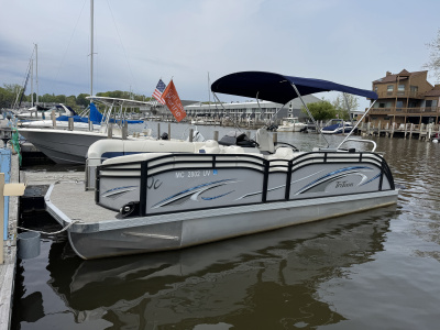 2022 JC Tritoon NepToon 23TT Sport