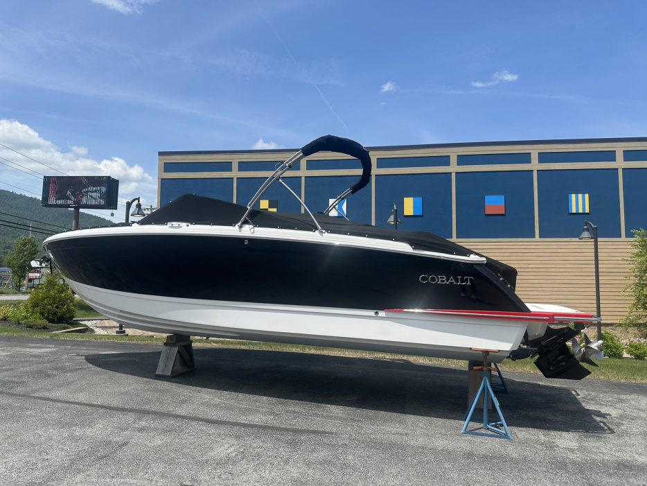 2025 Cobalt R8 - For Sale at Lake George, NY 12845 - ID 573174