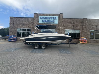 2010 Sea Ray 220 SunDeck w/MerCruiser 260HP Engine and Trailer Included