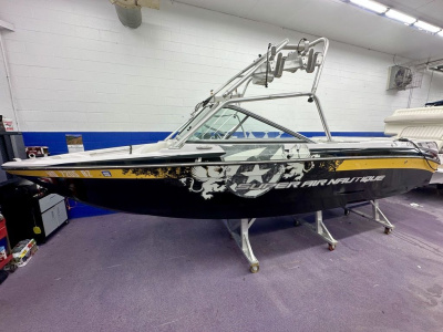 2009 Nautique 220 TE