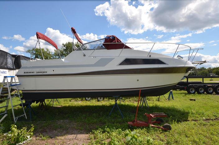 1988 Carver 27 Montego - For Sale at Bayport, MN 55003 - ID 582077