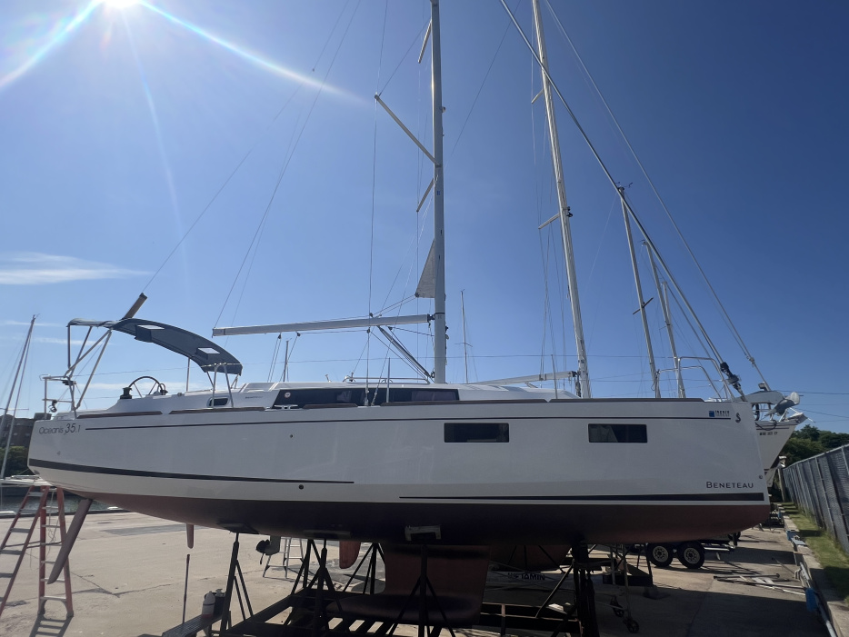 2019 Beneteau Oceanis 35.1 - For Sale at Racine, WI 53402 - ID 574934