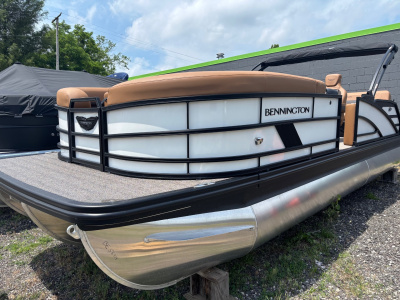 2025 Bennington M Series 24 MSB Tri Toon