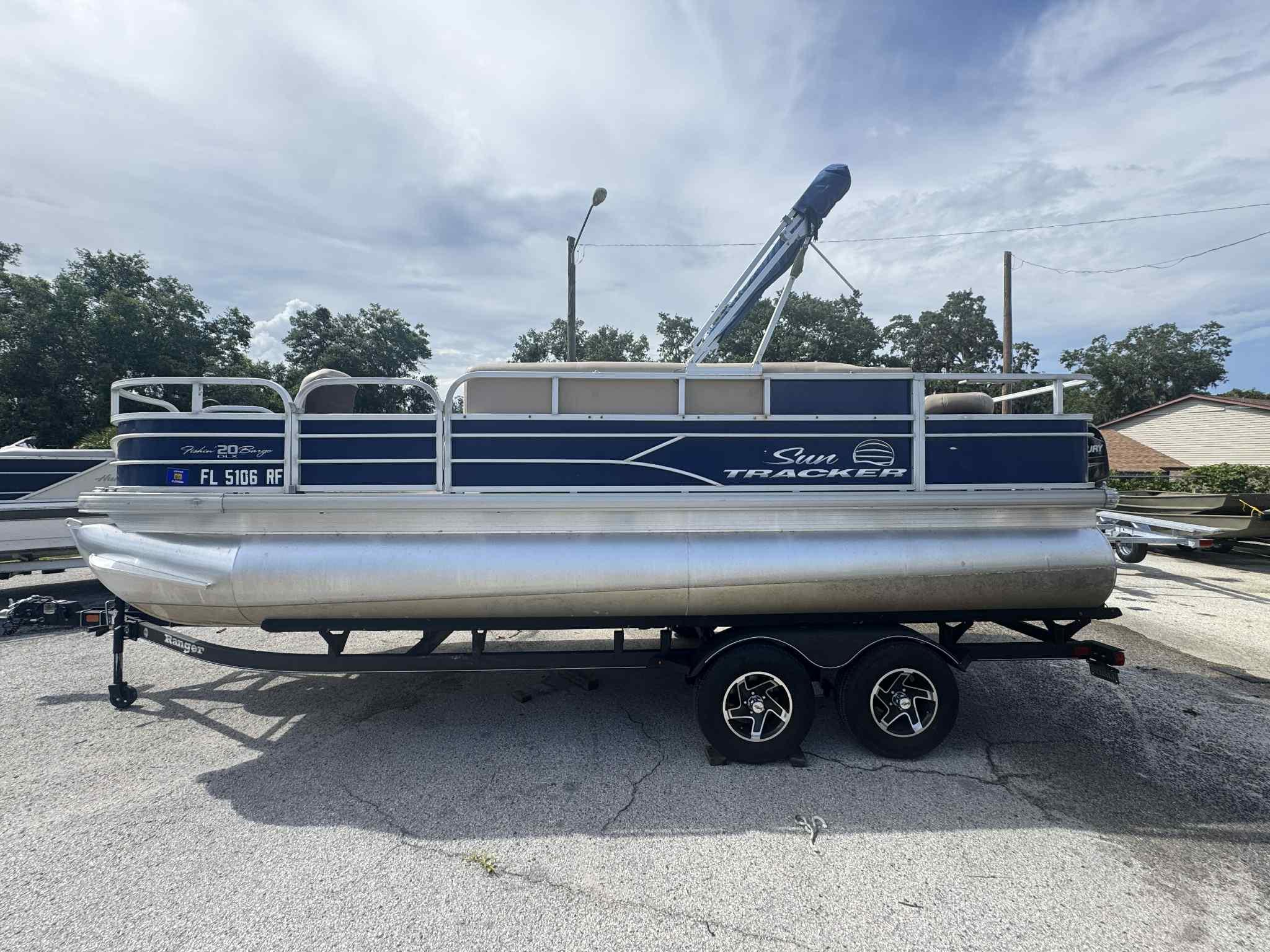 Sun Tracker Fishin' Barge 20 DLX Leesburg, FL 34748