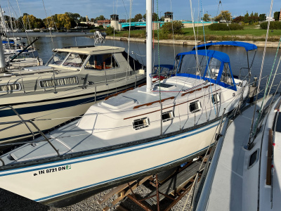 1983 Marlow Hunter 27 Cherubini