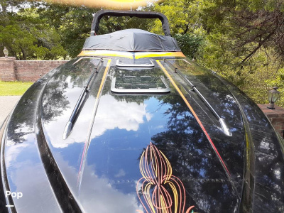 1989 Stryker 2800 Equalizer