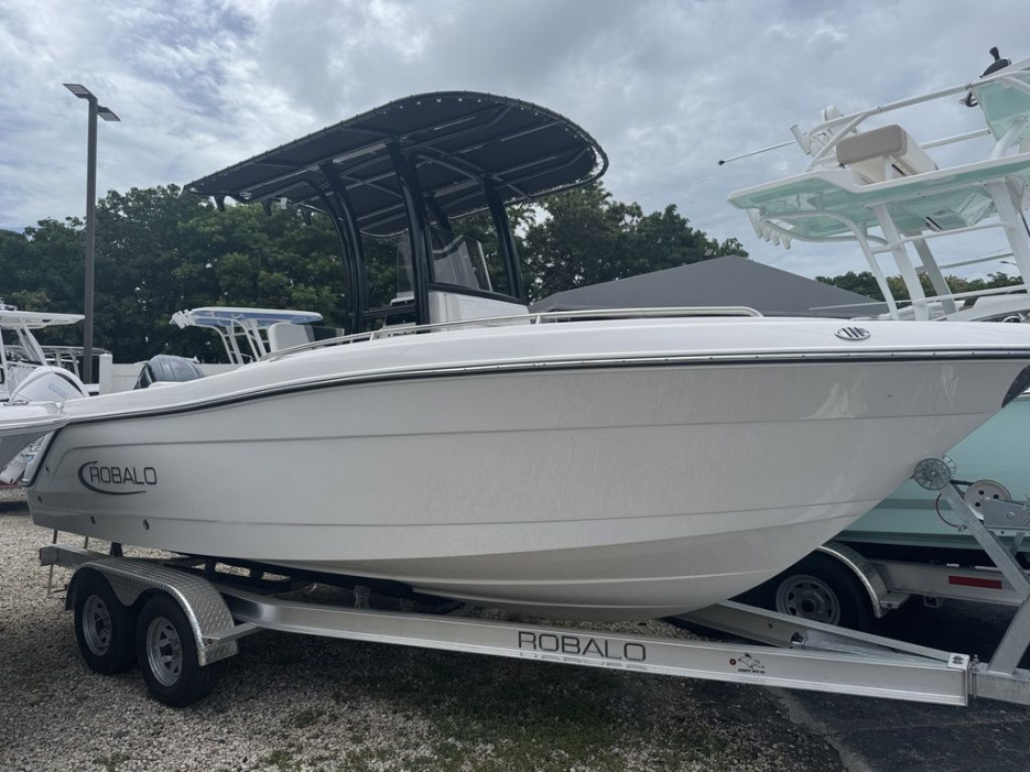 2025 Robalo R222 - For Sale at Key Largo, FL 33037 - ID 586295