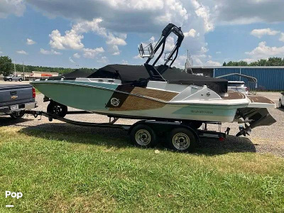 2019 Glastron GTDW 205