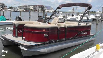 2019 Manitou 20 Aurora LE