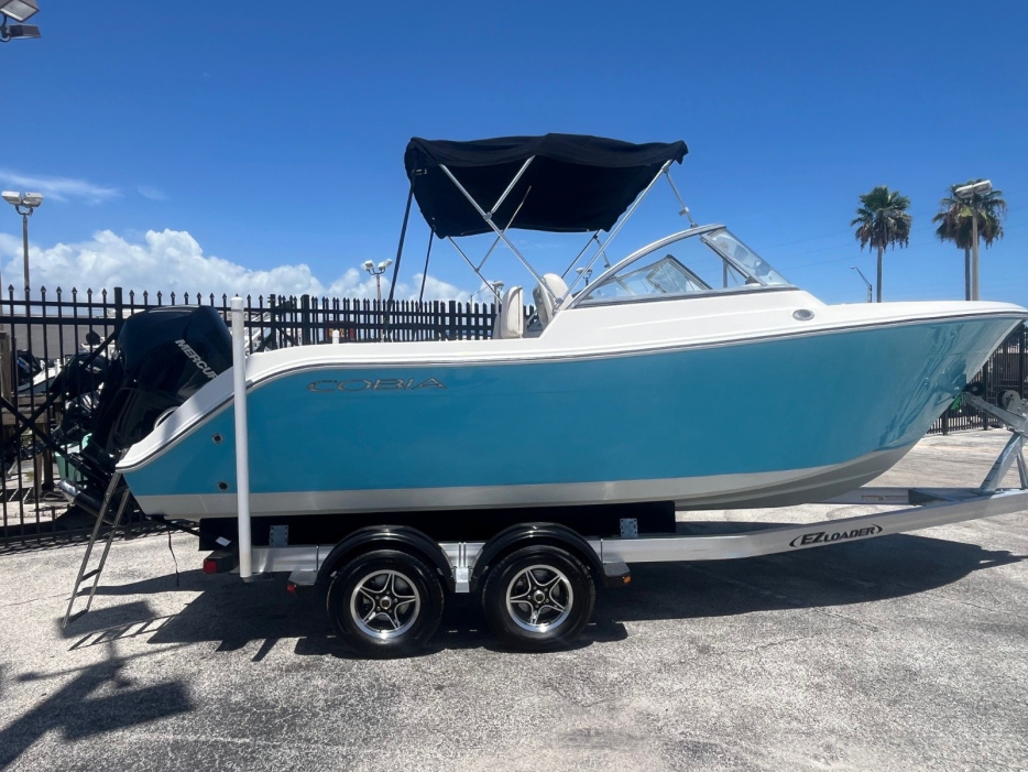 2022 Cobia 220 DC - For Sale at Merritt Island, FL 32952 - ID 586547
