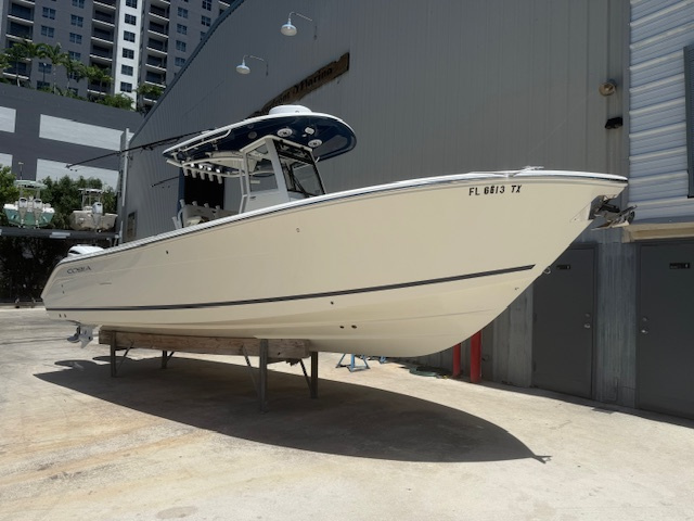 2025 Cobia 285 Center Console - For Sale at Fort Lauderdale, FL 33301 - ID 587034