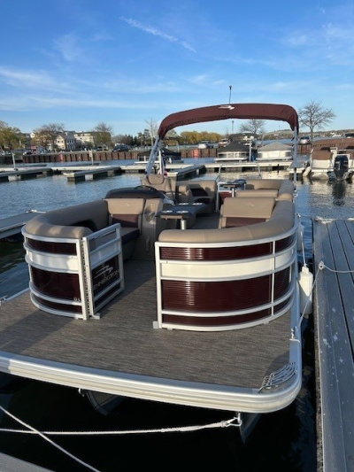 2023 Bennington 22 LSRC