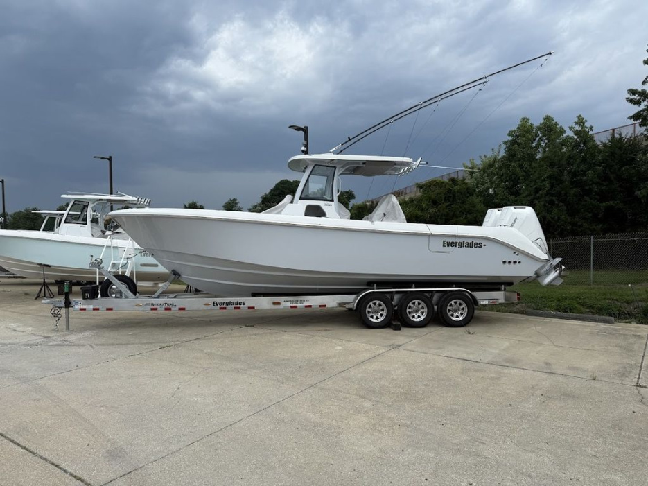 2024 Everglades Center Console - For Sale at Chester, MD 21619 - ID 571017