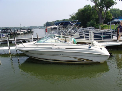 2000 Sea Ray 215 Express Cruiser