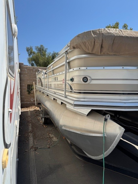 2002 Sun Tracker PARTY BARGE - For Sale at Simi Valley, CA 93062 - ID 579128