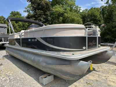 2013 SunChaser Classic 8524LR