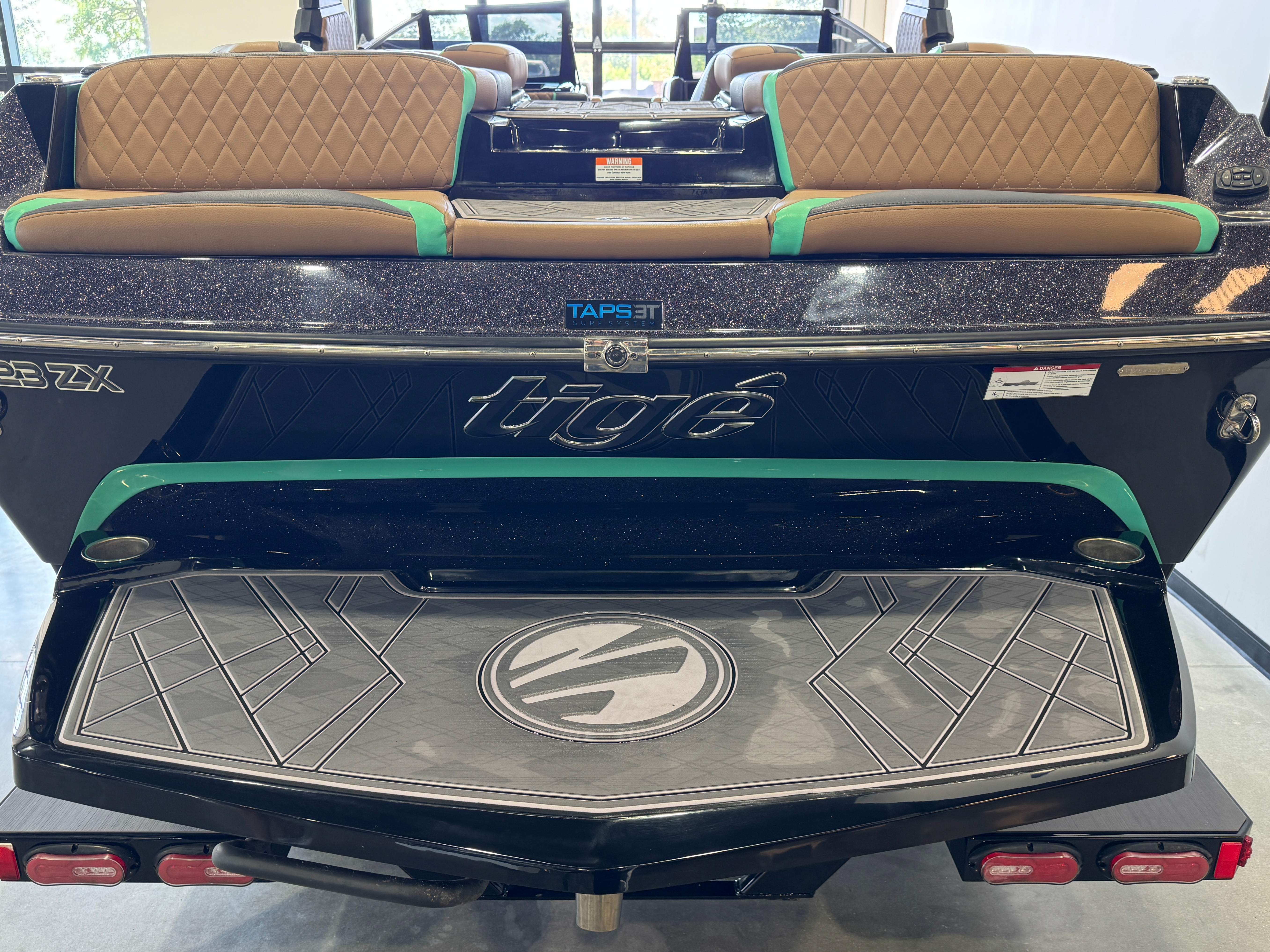 BOATHOUSE ヴィンテージアイテム Tige 23ZX - Lewisville, TX 75057