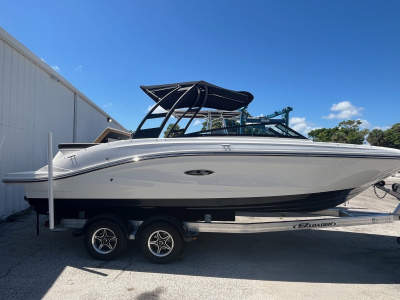 2024 Sea Ray SPX 230