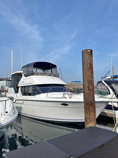 1992 Carver 33 Aft Cabin