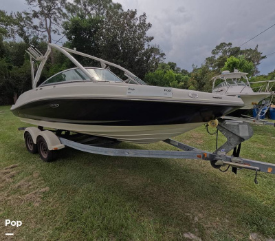 2011 Sea Ray SLX 210