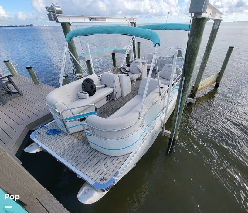 2019 Qwest 824 Lanai Bar - For Sale at Titusville, FL 32780 - ID 588144