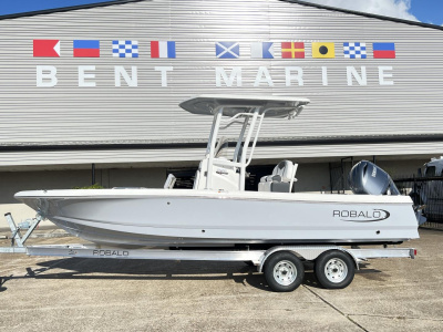 2025 Robalo 226 CAYMAN