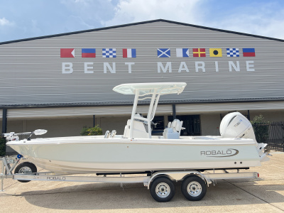 2026 Robalo 246 Cayman