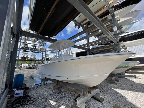 2022 Sea Hunt Ultra 229 - For Sale at Fort Lauderdale, FL 33334 - ID 589861