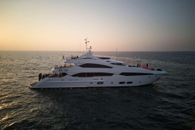 2010 Sunseeker 131 Yacht