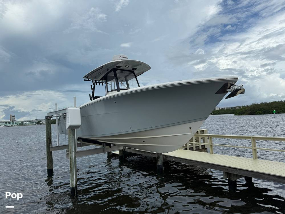 2018 Cobia 301 CC - For Sale at Saint Petersburg, FL 33707 - ID 589450