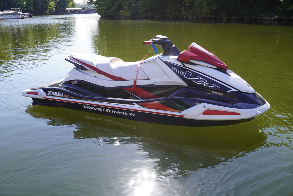 2021 Yamaha VX DELUXE-BLACK/TORCH RED - For Sale at Osage Beach, MO 65065 - ID 590173